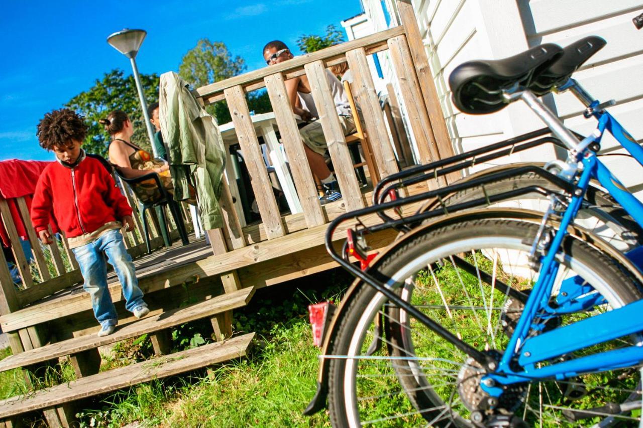Camping Le Parc De Paris Villevaudé Esterno foto